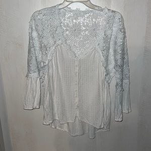 Women’s White Lace Long Sleeve. Size SMALL